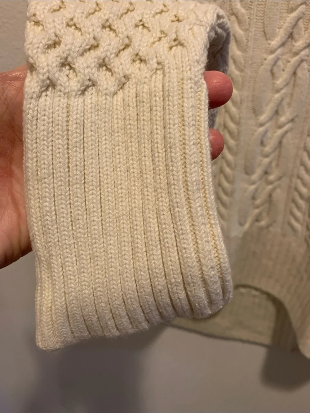 Banana Republic soft cable